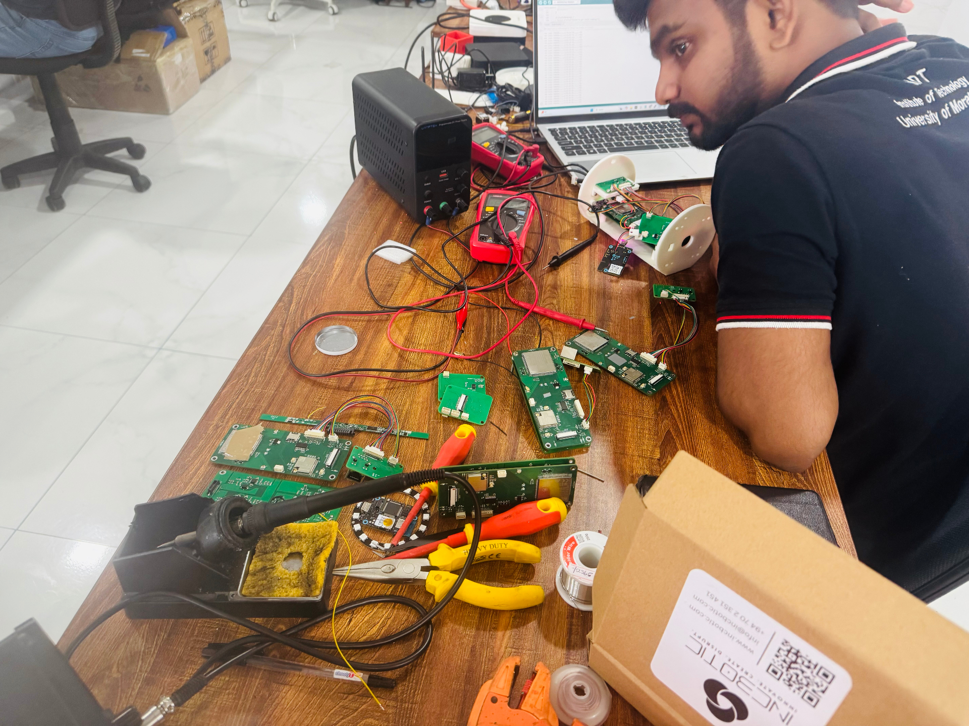 Electronics debug bench